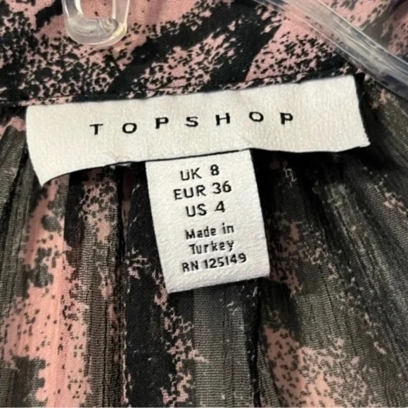Topshop | Black Pink Abstract Button Front V-Neck Long Sleeve Blouse, Size 4 - Picture 8 of 8